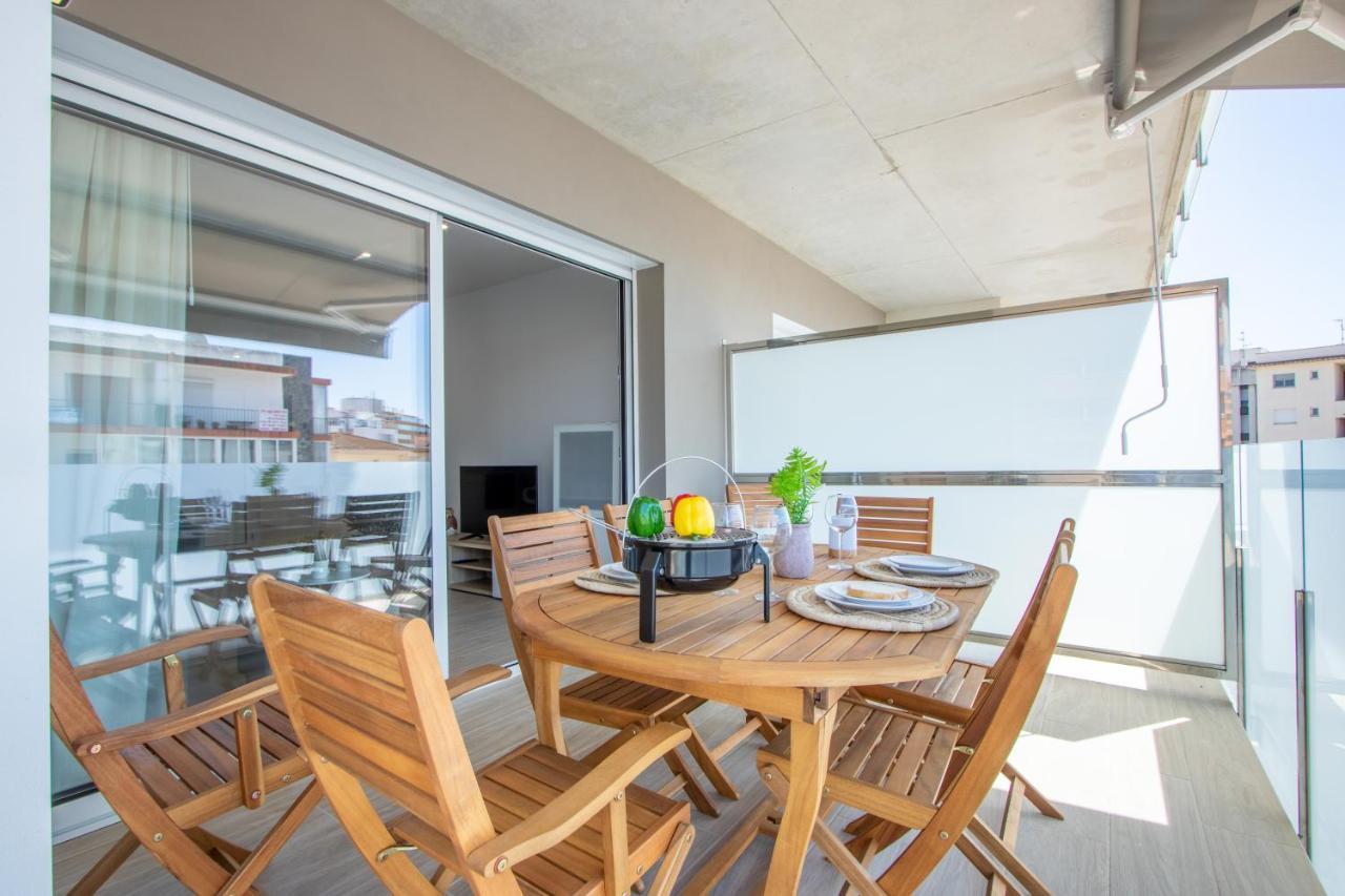 M A R I V E N T Suite With Bathroom And Terrace 50 M2 Roses Exterior photo