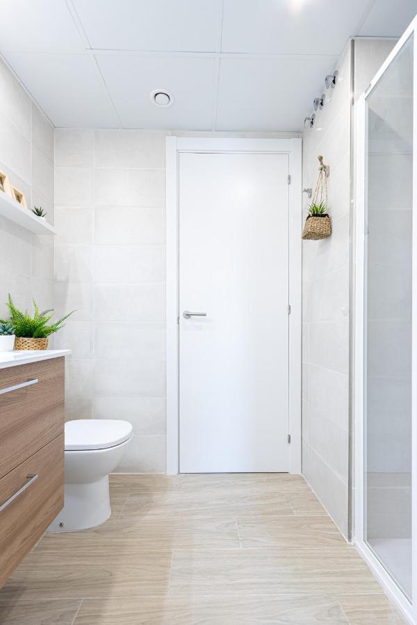 M A R I V E N T Suite With Bathroom And Terrace 50 M2 Roses Exterior photo
